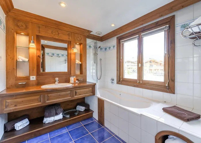 La Maison Hotel Les Peupliers Courchevel