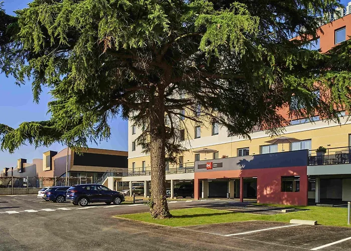 Montlhery Hotels