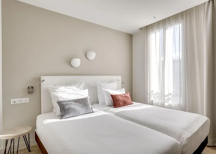 Hotel Courseine Courbevoie