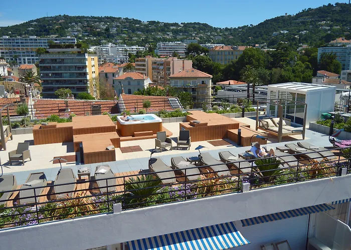 Best Western Premier Le Patio des Artistes Wellness Jacuzzi Cannes