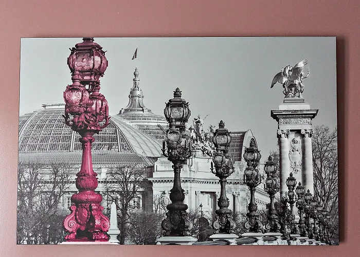Modern Hotel París