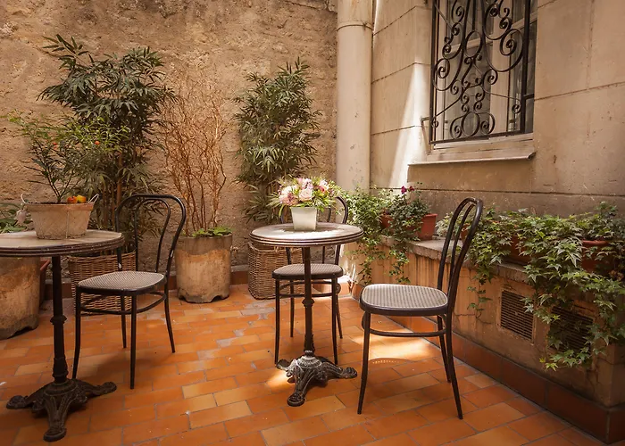 Hotel Le Compostelle Paris