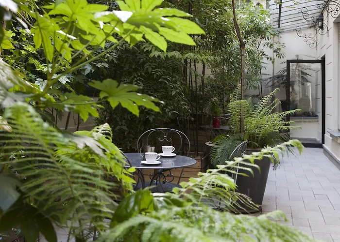 HotelHome Paris 16