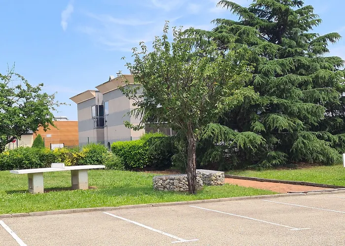 Saint-Chamond Hotels