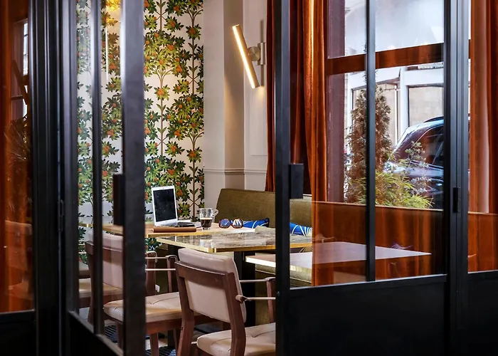 Hotel Le Rocroy Parijs