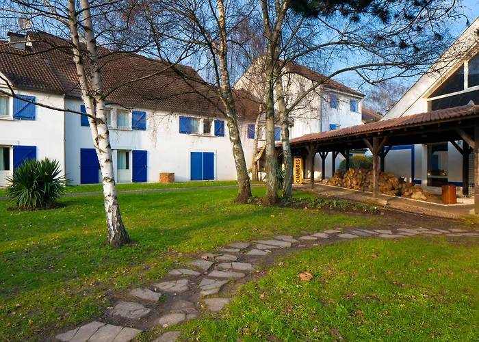 Hotels in Villeneuve-la-Garenne