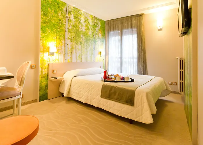 Villedieu-les-Poeles-Rouffigny Hotels