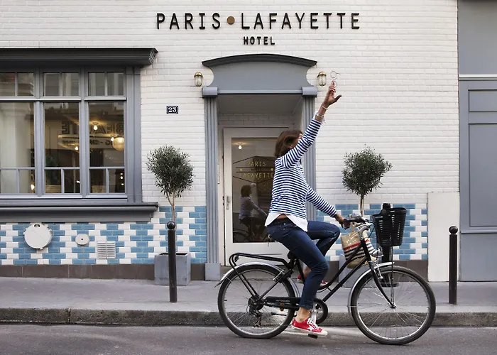 Paris Cheap Hotels near Louvre Museum
