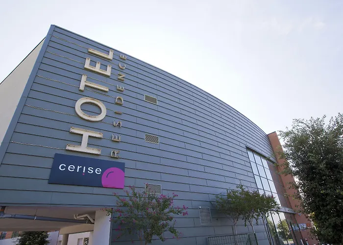 Aparthotel Cerise Valence