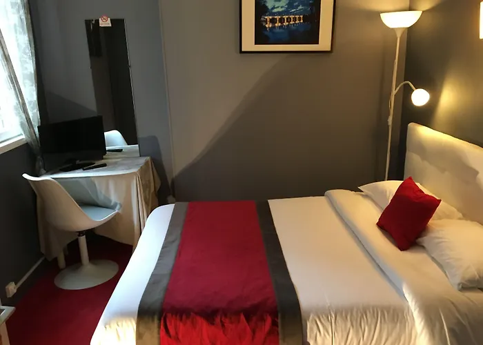 Logis Hotel Du Theatre Tours