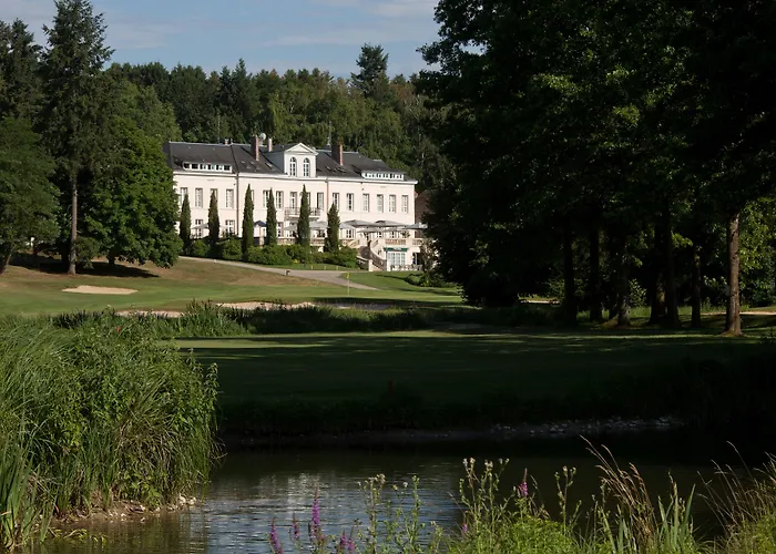 Fontenay-sur-Loing Hotels