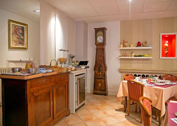 Logis Hôtel Auberge de la Rose Doué-la-Fontaine