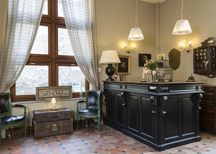 Dinan Hotels