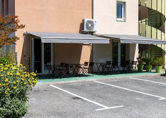 Hotel Face West Le Pontet