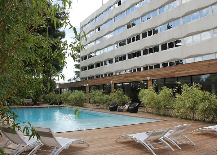 Hotel C Suites Chambres Spacieuses Nimes