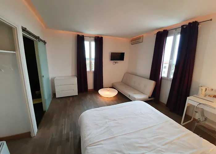Hôtel Les 3 Terrasses Sari-Solenzara