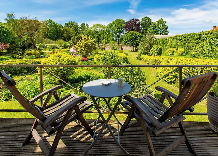 Au Jardin Des Deux Ponts Bed and Breakfast Abbeville