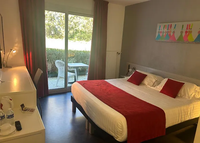 Ploemel Hotels
