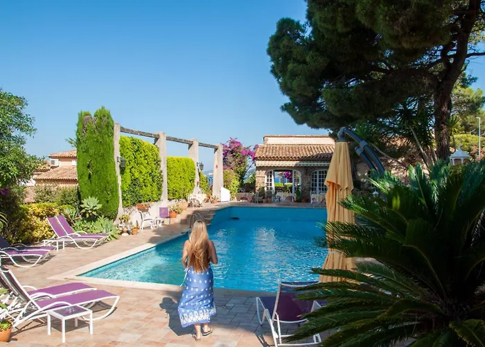 L' Escapade Hôtel&Restaurant Le Pradet