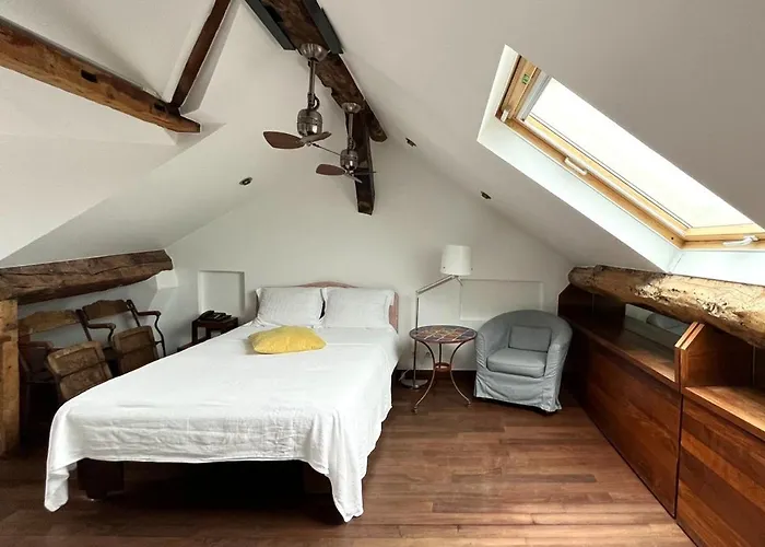 Boutique Hotel De La Place Des Vosges Paris