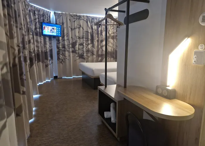 B&B Hotel Massy Gare Tgv