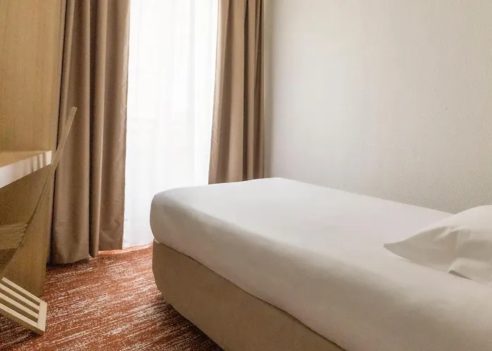 Hotel Gambetta Bordeaux With Golf Course