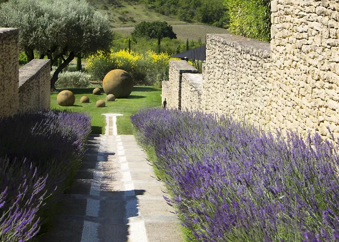 Hotel Les Andéols à Saint-Saturnin-lès-Apt