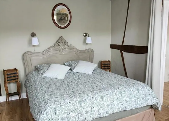 Lyons-la-Foret Hotels