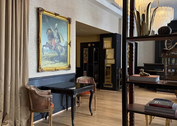 New Hotel République Parigi