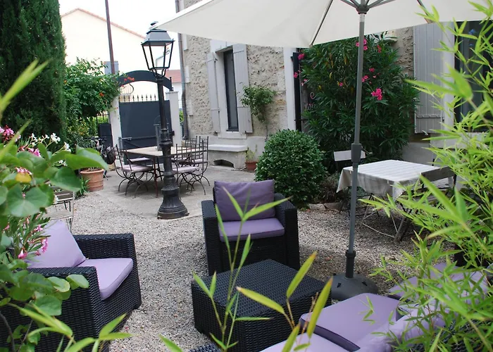Bed and Breakfast Les Lofts LʼIsle-sur-la-Sorgue