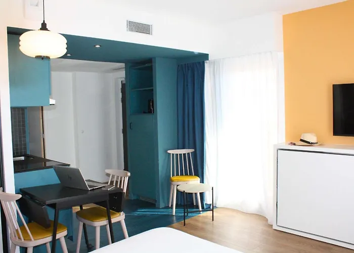 Aparthotel Adagio Access Porte De Camargue Saint-Martin-de-Crau