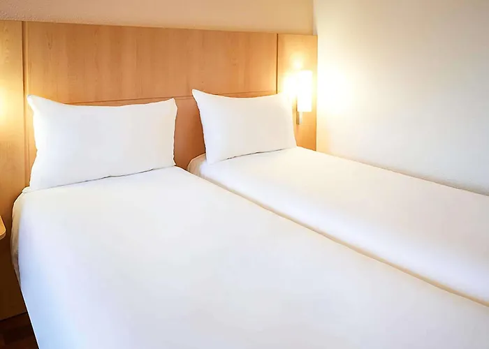 Toulouse Hotels With Jacuzzi in Room near Place du Capitole