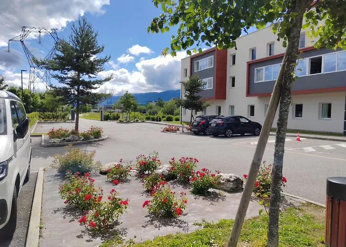 Saint-Genis-Pouilly Hotels