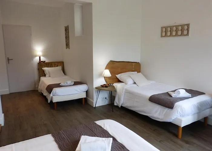 Cabrerets Hotels