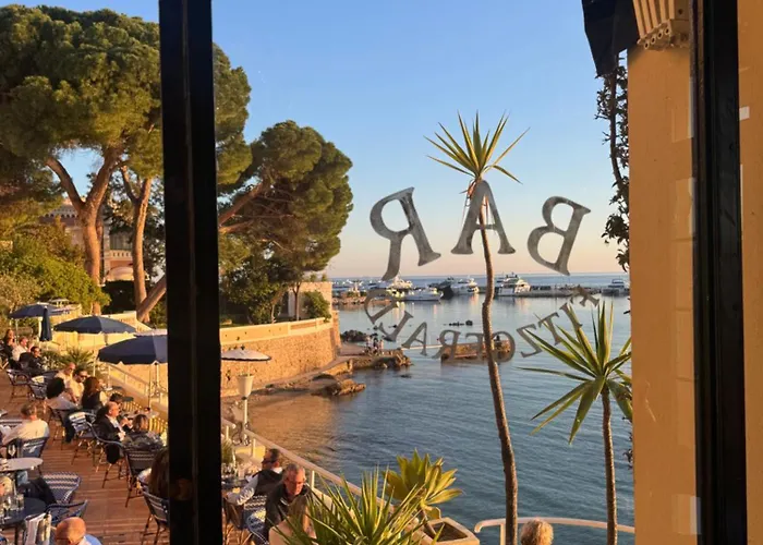 Juan-les-Pins Hotels