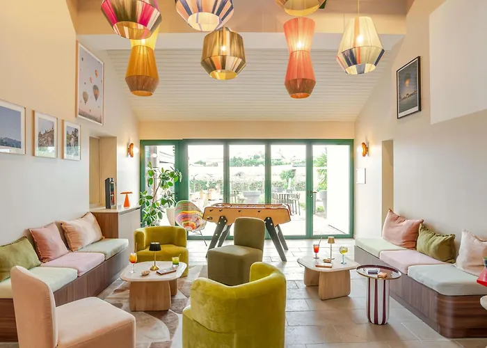 Hotel Ibis Styles Saint-Jean-De-Luz Donibane Con una Pista de Golf