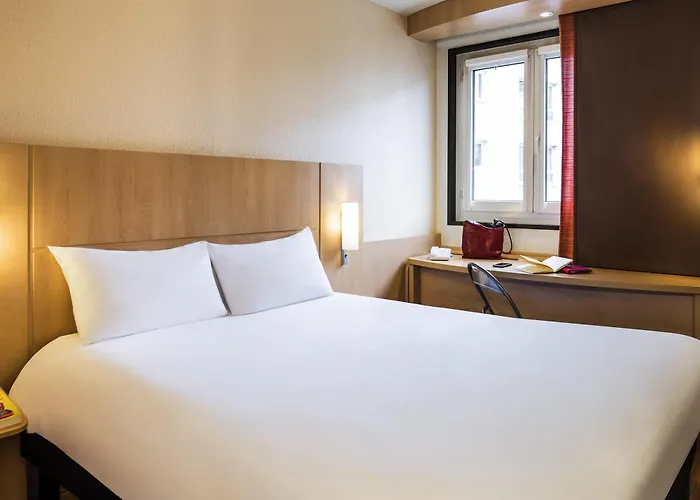 Hotel Ibis Paris Pont De Suresnes Longchamp