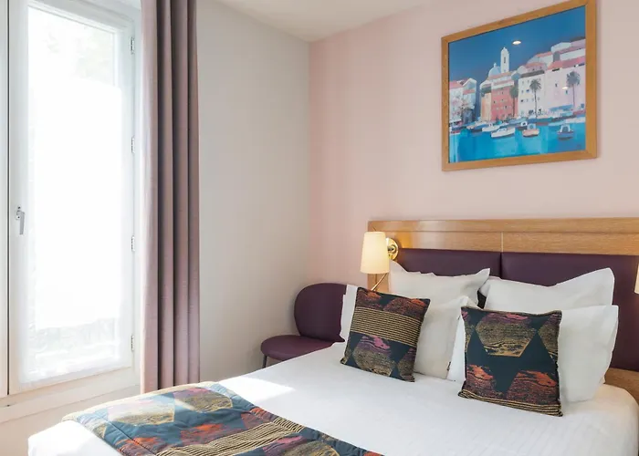 Grand Hotel Dore Paris With Golf Course