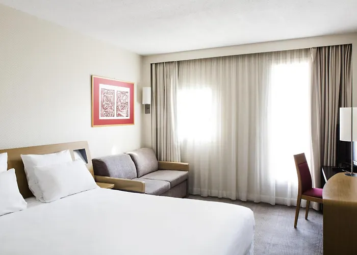 Novotel Amboise With Golf Course