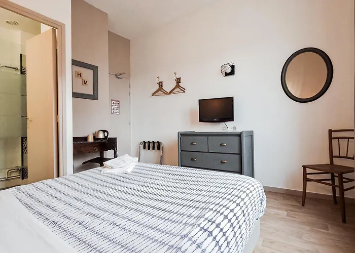 Cournon-d'Auvergne Hotels