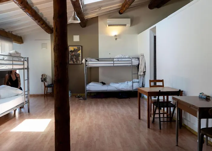 Vertigo Hostel Marsella