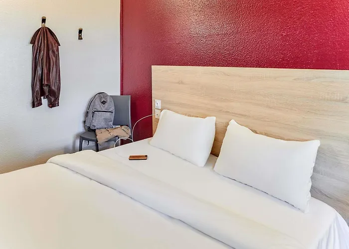 Sorgues Hotels
