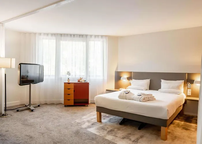 Novotel Suites Cannes Centre With Golf Course