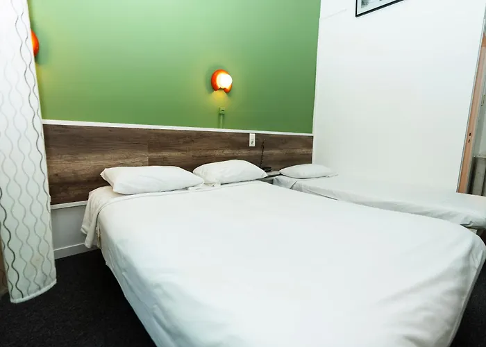 Nimes Hotels