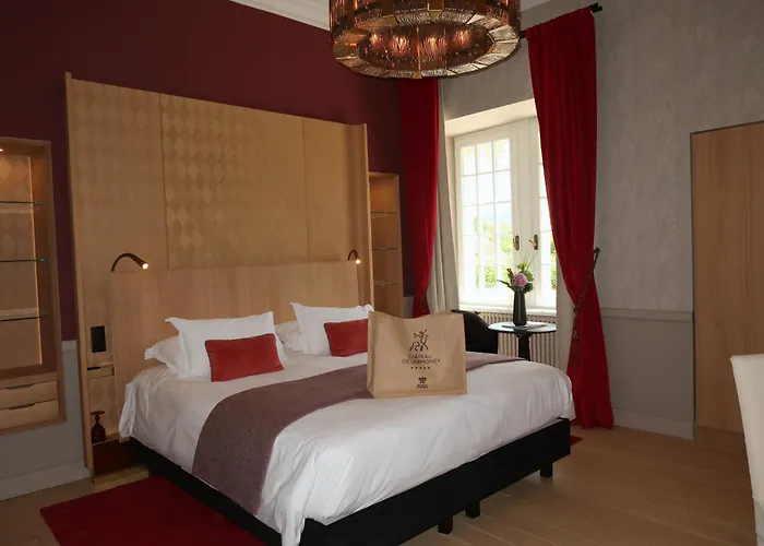 Port-Lesney Hotels