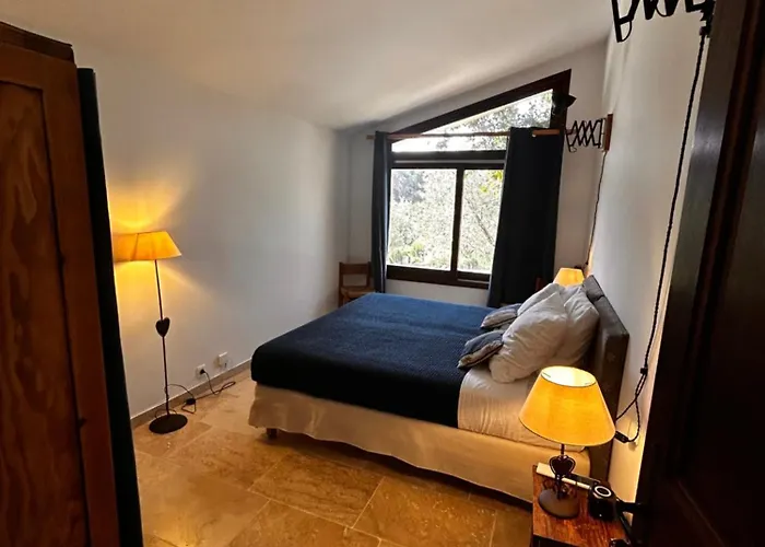 Hotel Les Cachots Roussillon en Isere