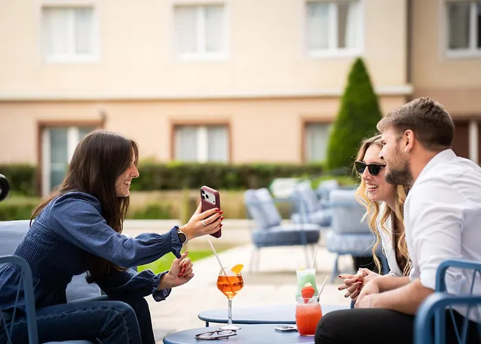 Hotels in Magny-le-Hongre