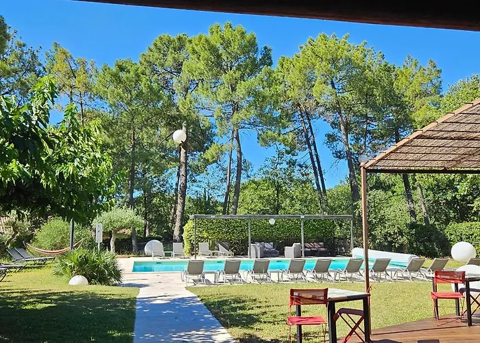 Roussillon (Vaucluse) Hotels