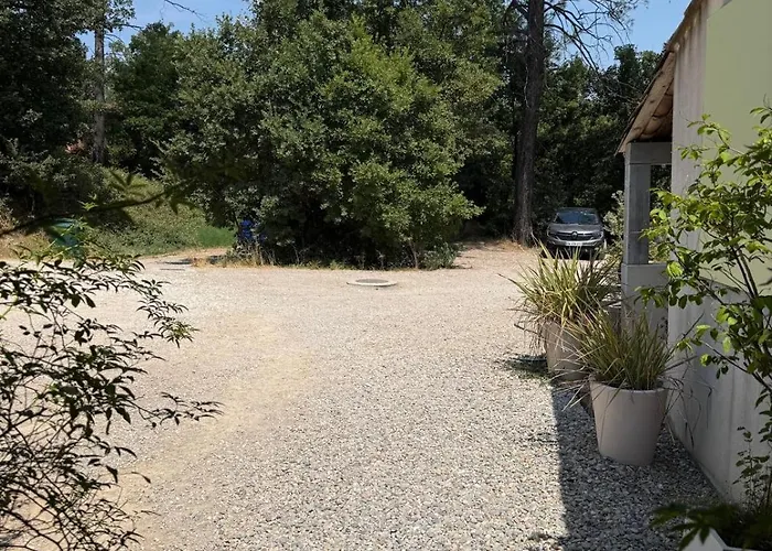 Saint-Maximin-la-Sainte-Baume Hotels