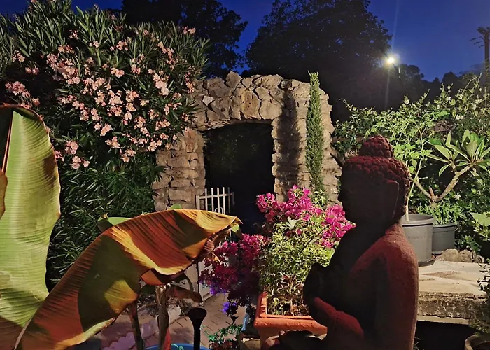 Taradeau Hotels